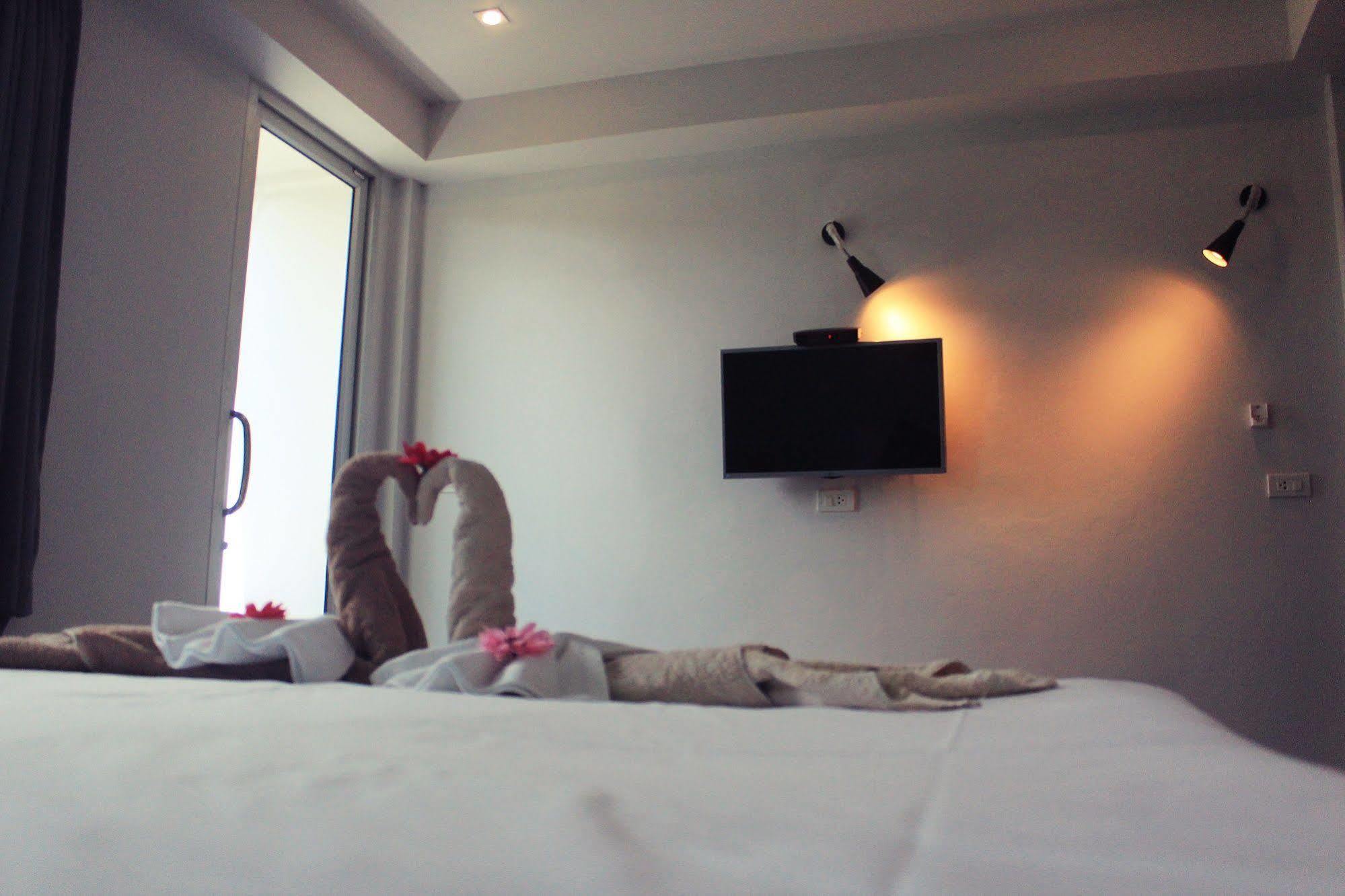 Hip Hostel - Sha Plus Patong Kültér fotó